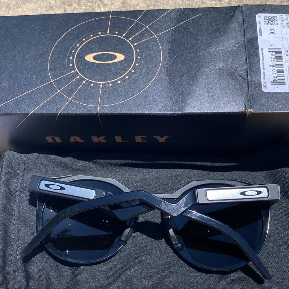 Oakley sunglasses new in box never worn